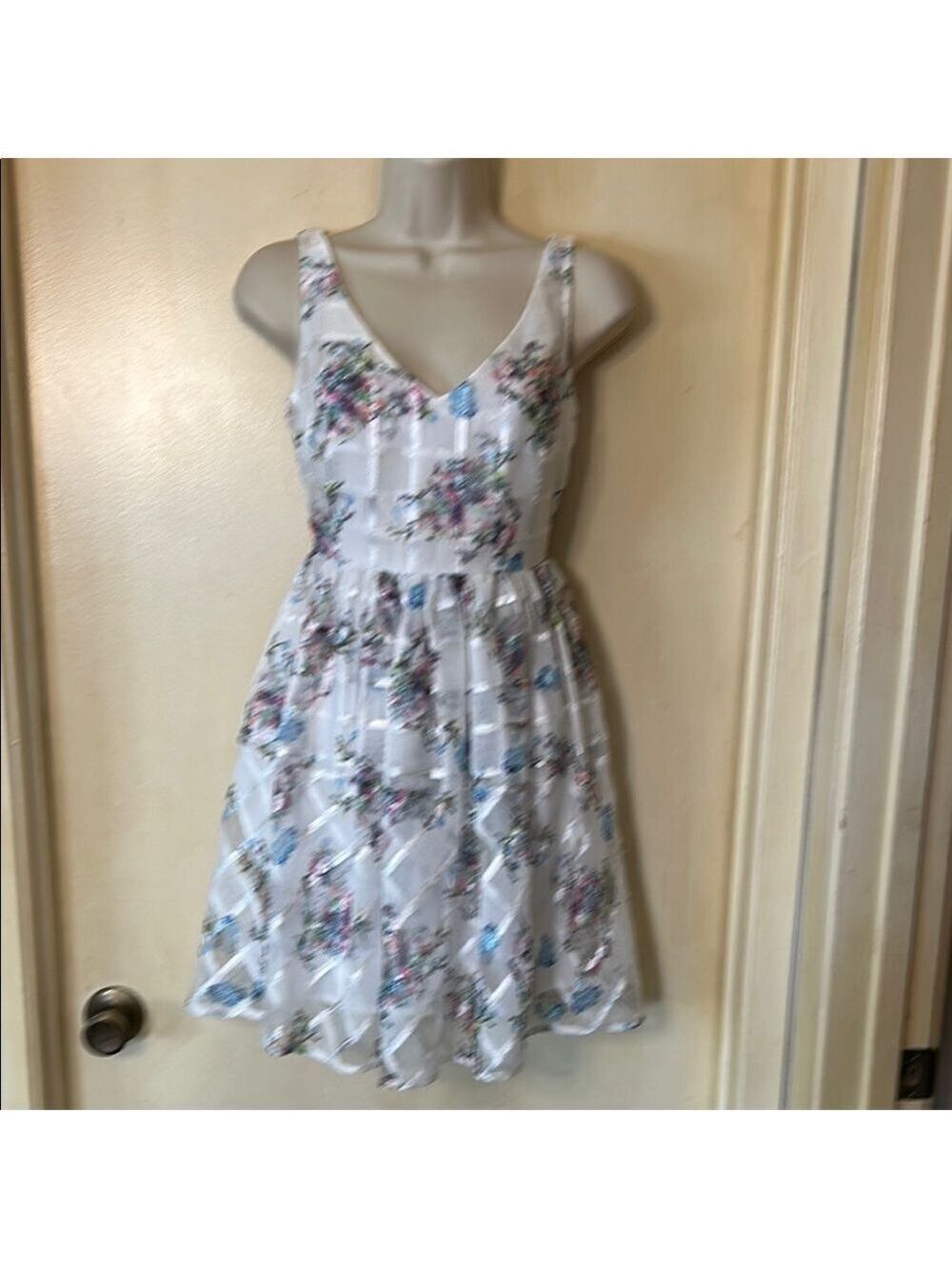 Anthropologie Maeve peony garden party white floral fit and flare dress size 0P